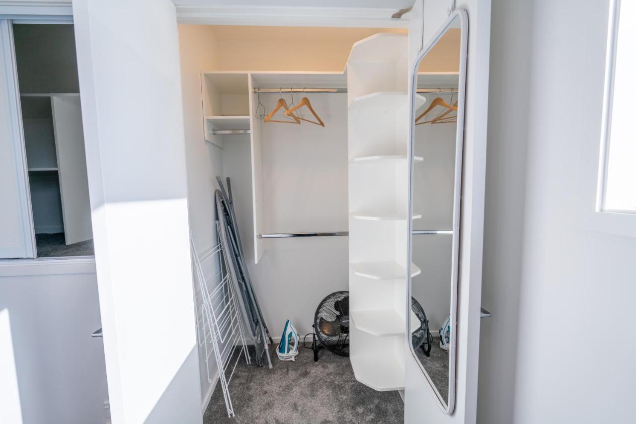 King Bed On Hagley Park Corner In The Cbd Apartment Christchurch Luaran gambar